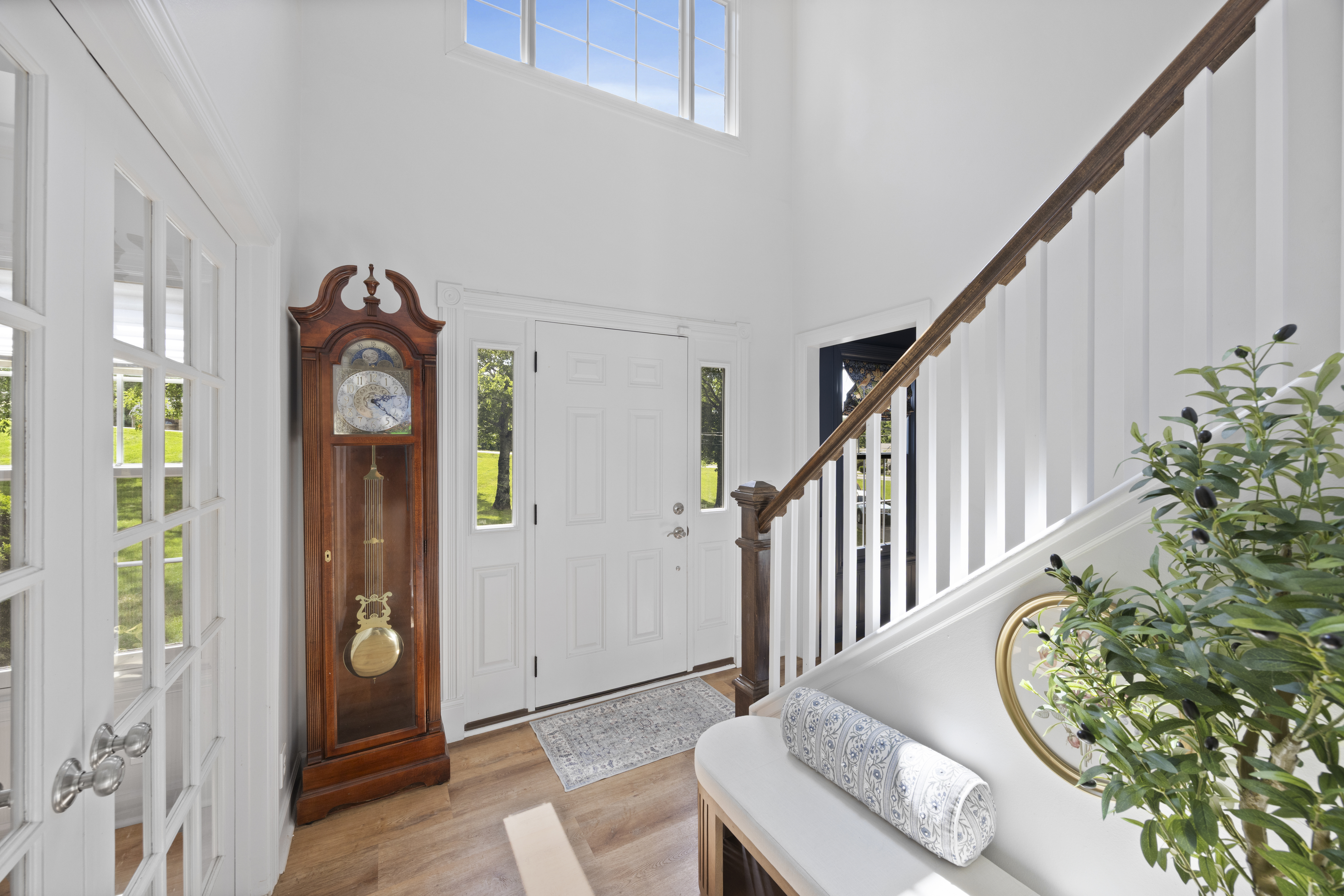 Staircase and entry hall